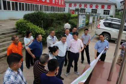 四川省交投集團公司黨委副書記、副董事長、總經(jīng)理周黎明到仁沐新LJ18標項目部檢查指導工作