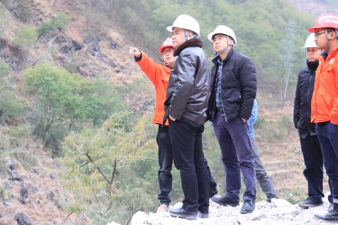 川交路橋黨委委員、董事、總工程師汪碧云赴沿江高速金寧段ZCB1-5項(xiàng)目檢查指導(dǎo)工作